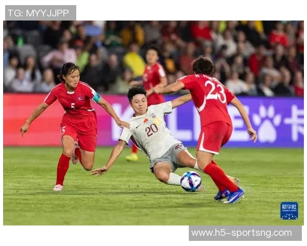 中国女足在酒店游泳池积极调整状态全力以赴迎战朝鲜女足